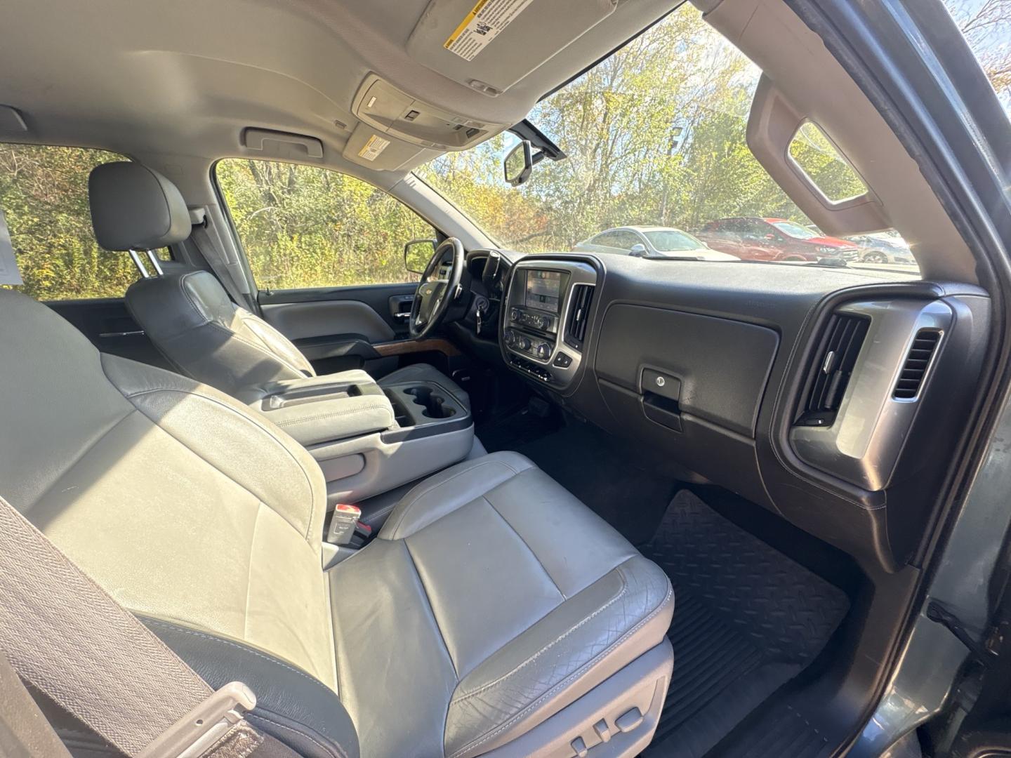 2014 Chevrolet Silverado 1500 1LZ Crew Cab 4WD (3GCUKSEC3EG) with an 5.3L V8 OHV 16V engine, 6-Speed Automatic transmission, located at 17255 hwy 65 NE, Ham Lake, MN, 55304, 0.000000, 0.000000- Photo#15