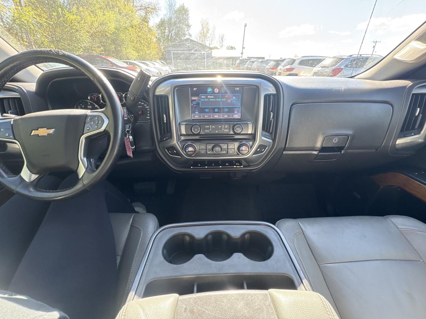 2014 Chevrolet Silverado 1500 1LZ Crew Cab 4WD (3GCUKSEC3EG) with an 5.3L V8 OHV 16V engine, 6-Speed Automatic transmission, located at 17255 hwy 65 NE, Ham Lake, MN, 55304, 0.000000, 0.000000- Photo#16