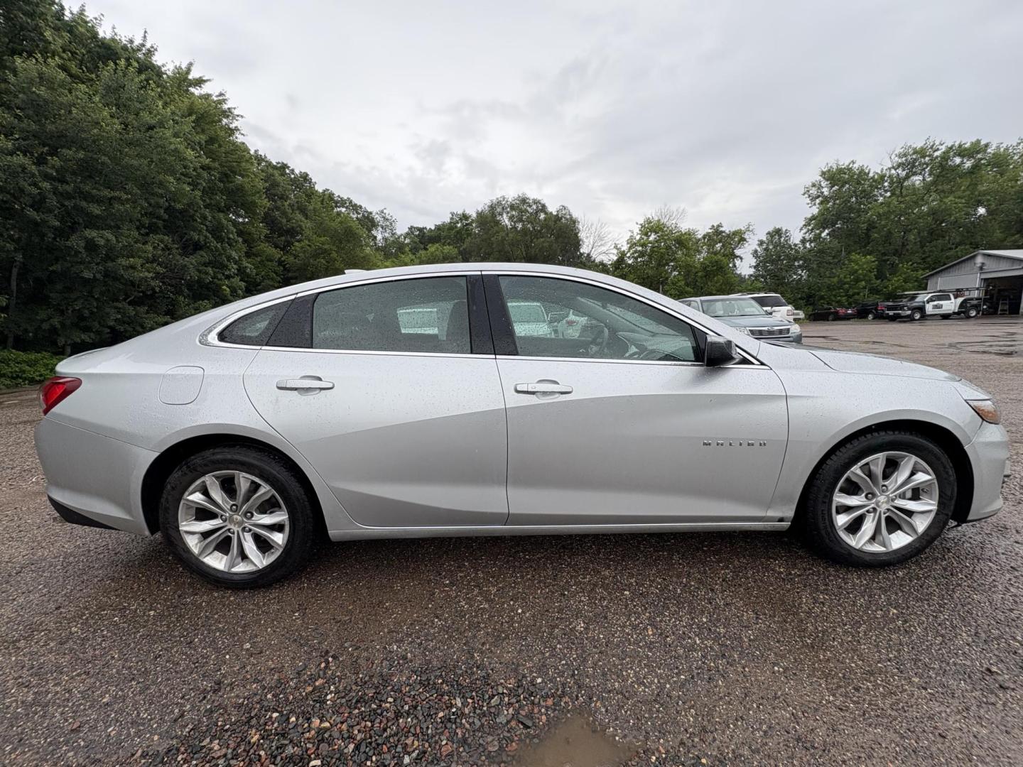 2019 Chevrolet Malibu LT (1G1ZD5ST0KF) with an 1.5L L4 DOHC 16V engine, 6A transmission, located at 17255 hwy 65 NE, Ham Lake, MN, 55304, 0.000000, 0.000000 - Photo#5