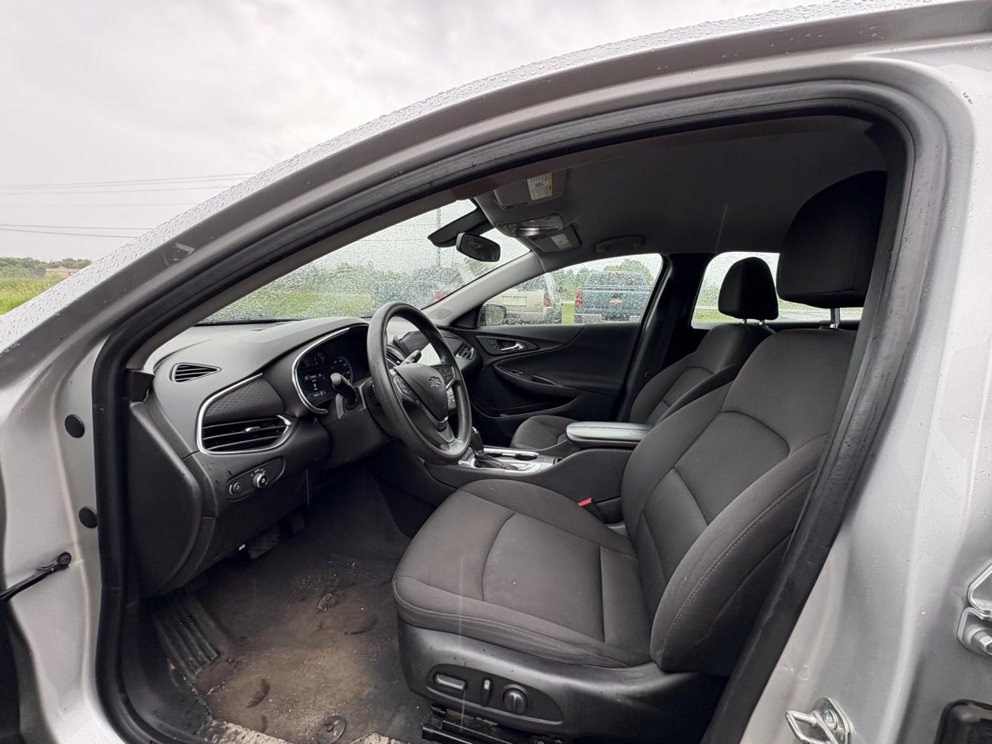 2019 Chevrolet Malibu LT (1G1ZD5ST0KF) with an 1.5L L4 DOHC 16V engine, 6A transmission, located at 17255 hwy 65 NE, Ham Lake, MN, 55304, 0.000000, 0.000000 - Photo#9