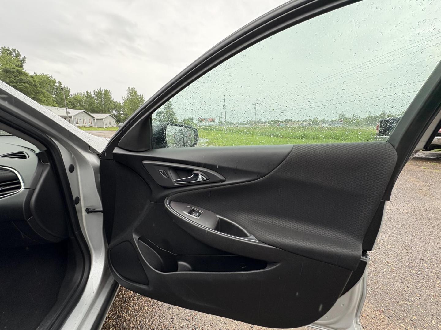 2019 Chevrolet Malibu LT (1G1ZD5ST0KF) with an 1.5L L4 DOHC 16V engine, 6A transmission, located at 17255 hwy 65 NE, Ham Lake, MN, 55304, 0.000000, 0.000000 - Photo#14