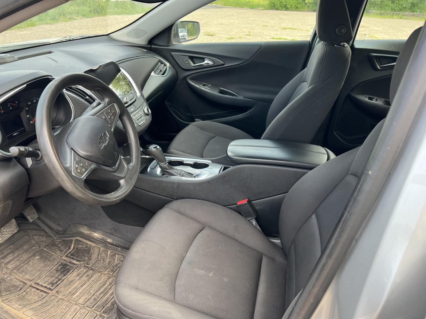 2019 Chevrolet Malibu LT (1G1ZD5ST0KF) with an 1.5L L4 DOHC 16V engine, 6A transmission, located at 17255 hwy 65 NE, Ham Lake, MN, 55304, 0.000000, 0.000000- Photo#9