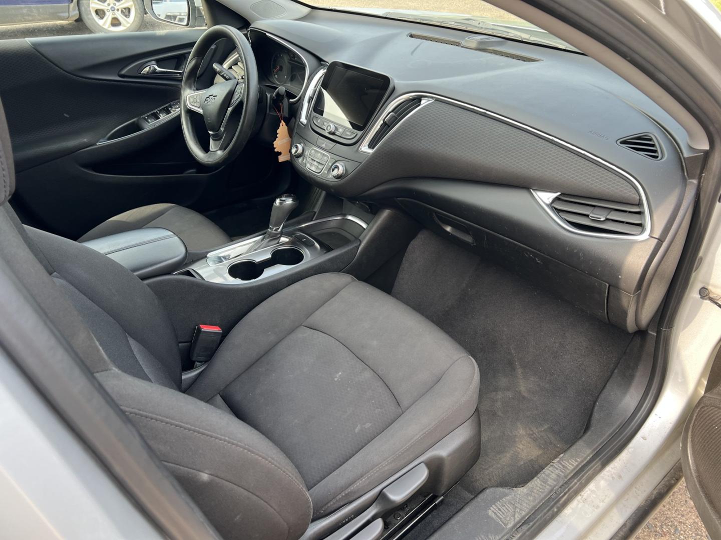 2019 Chevrolet Malibu LT (1G1ZD5ST0KF) with an 1.5L L4 DOHC 16V engine, 6A transmission, located at 17255 hwy 65 NE, Ham Lake, MN, 55304, 0.000000, 0.000000- Photo#13