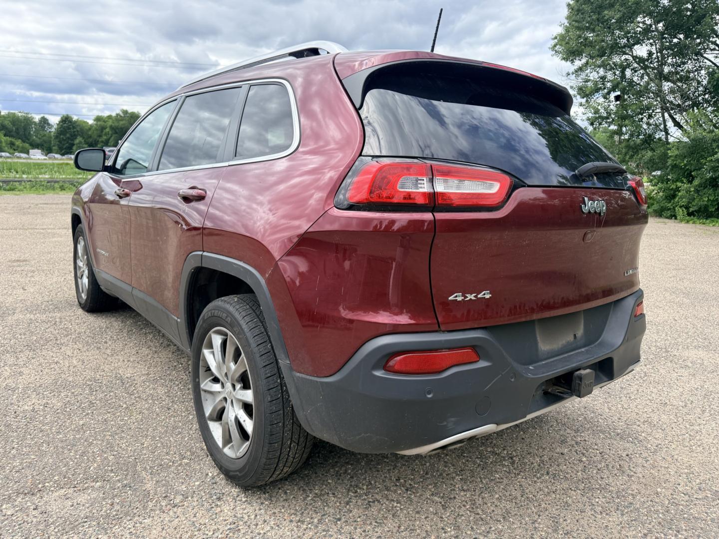 2018 Jeep Cherokee Limited 4WD (1C4PJMDX0JD) with an 3.2L V6 DOHC 24V engine, 9A transmission, located at 17255 hwy 65 NE, Ham Lake, MN, 55304, 0.000000, 0.000000- Photo#2