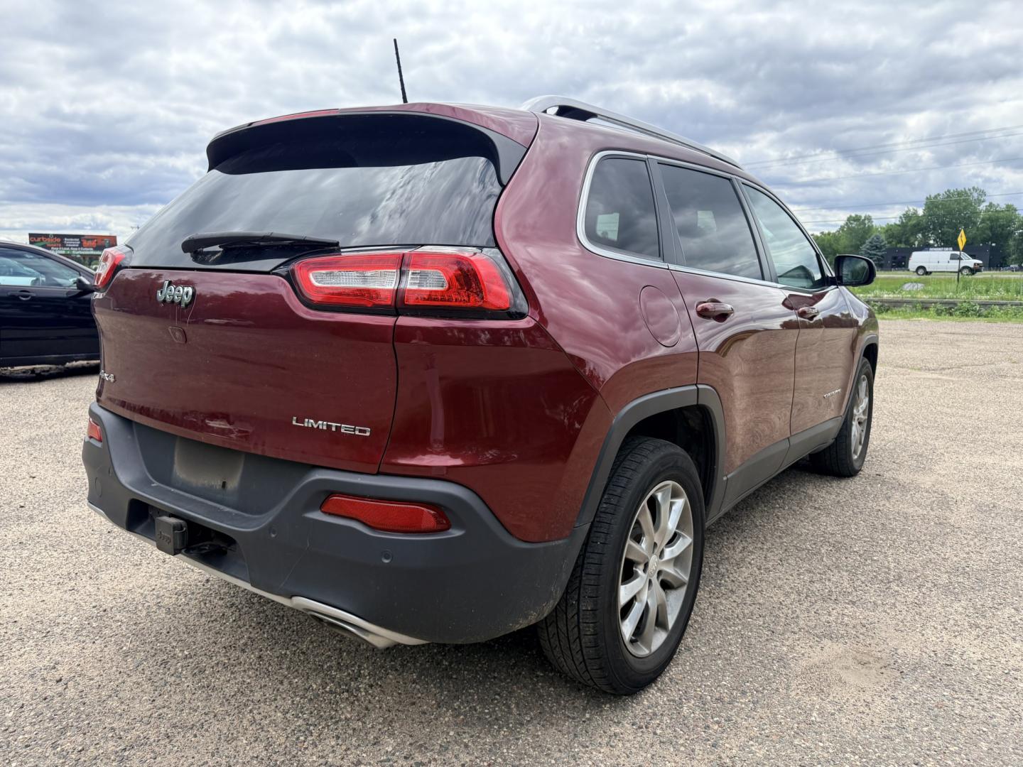 2018 Jeep Cherokee Limited 4WD (1C4PJMDX0JD) with an 3.2L V6 DOHC 24V engine, 9A transmission, located at 17255 hwy 65 NE, Ham Lake, MN, 55304, 0.000000, 0.000000- Photo#4