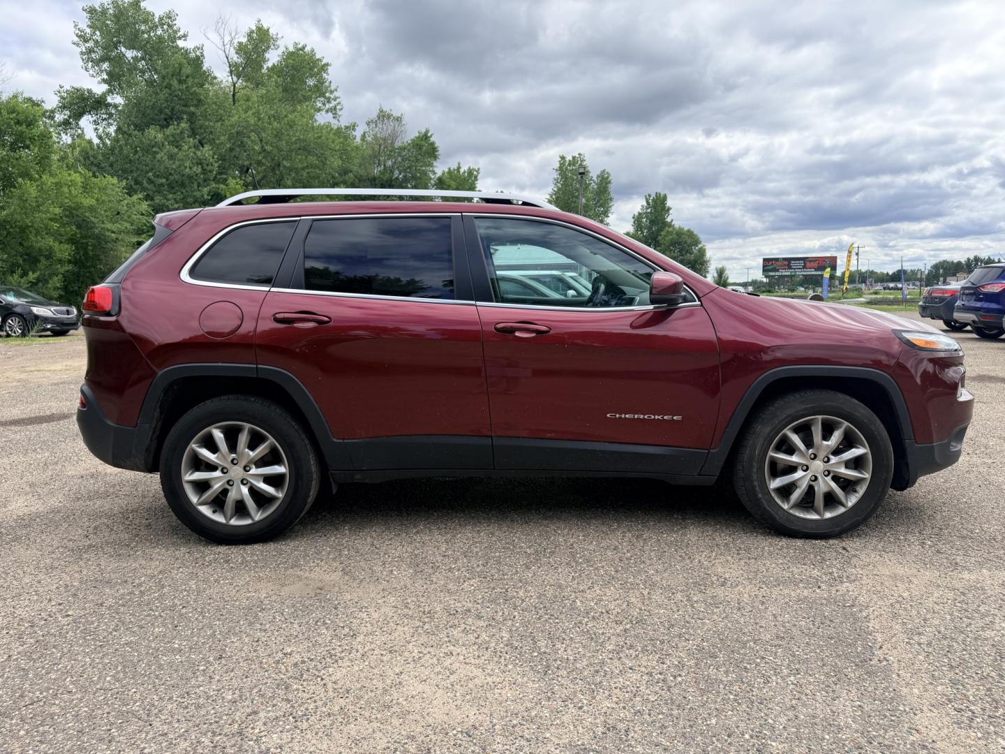 2018 Jeep Cherokee Limited 4WD (1C4PJMDX0JD) with an 3.2L V6 DOHC 24V engine, 9A transmission, located at 17255 hwy 65 NE, Ham Lake, MN, 55304, 0.000000, 0.000000- Photo#5