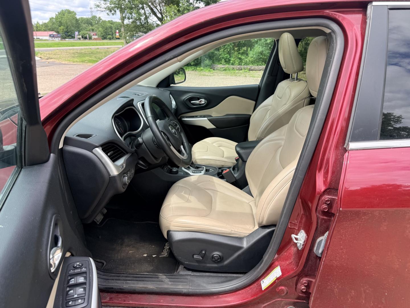 2018 Jeep Cherokee Limited 4WD (1C4PJMDX0JD) with an 3.2L V6 DOHC 24V engine, 9A transmission, located at 17255 hwy 65 NE, Ham Lake, MN, 55304, 0.000000, 0.000000- Photo#9