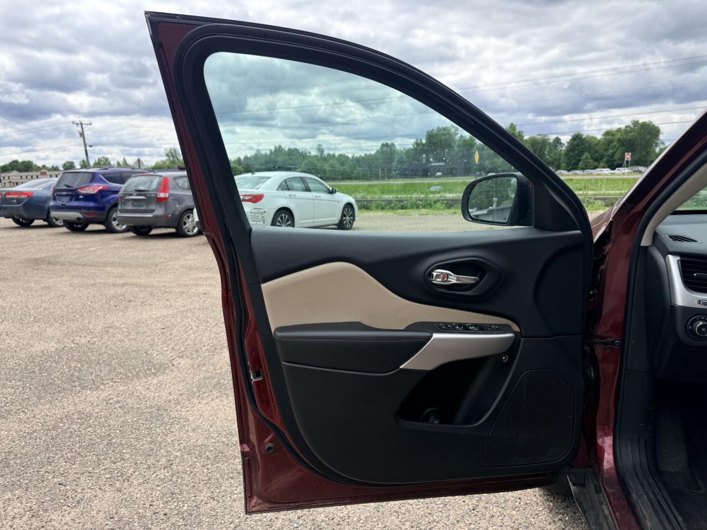 2018 Jeep Cherokee Limited 4WD (1C4PJMDX0JD) with an 3.2L V6 DOHC 24V engine, 9A transmission, located at 17255 hwy 65 NE, Ham Lake, MN, 55304, 0.000000, 0.000000- Photo#8