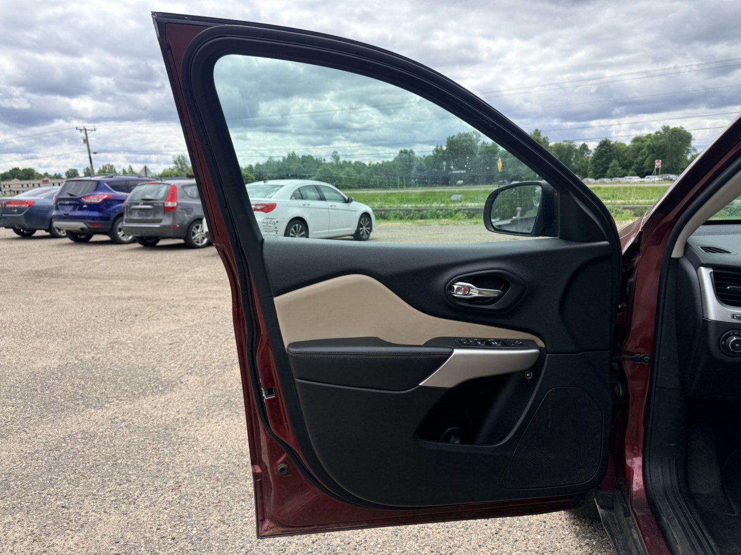 2018 Jeep Cherokee Limited 4WD (1C4PJMDX0JD) with an 3.2L V6 DOHC 24V engine, 9A transmission, located at 17255 hwy 65 NE, Ham Lake, MN, 55304, 0.000000, 0.000000- Photo#8
