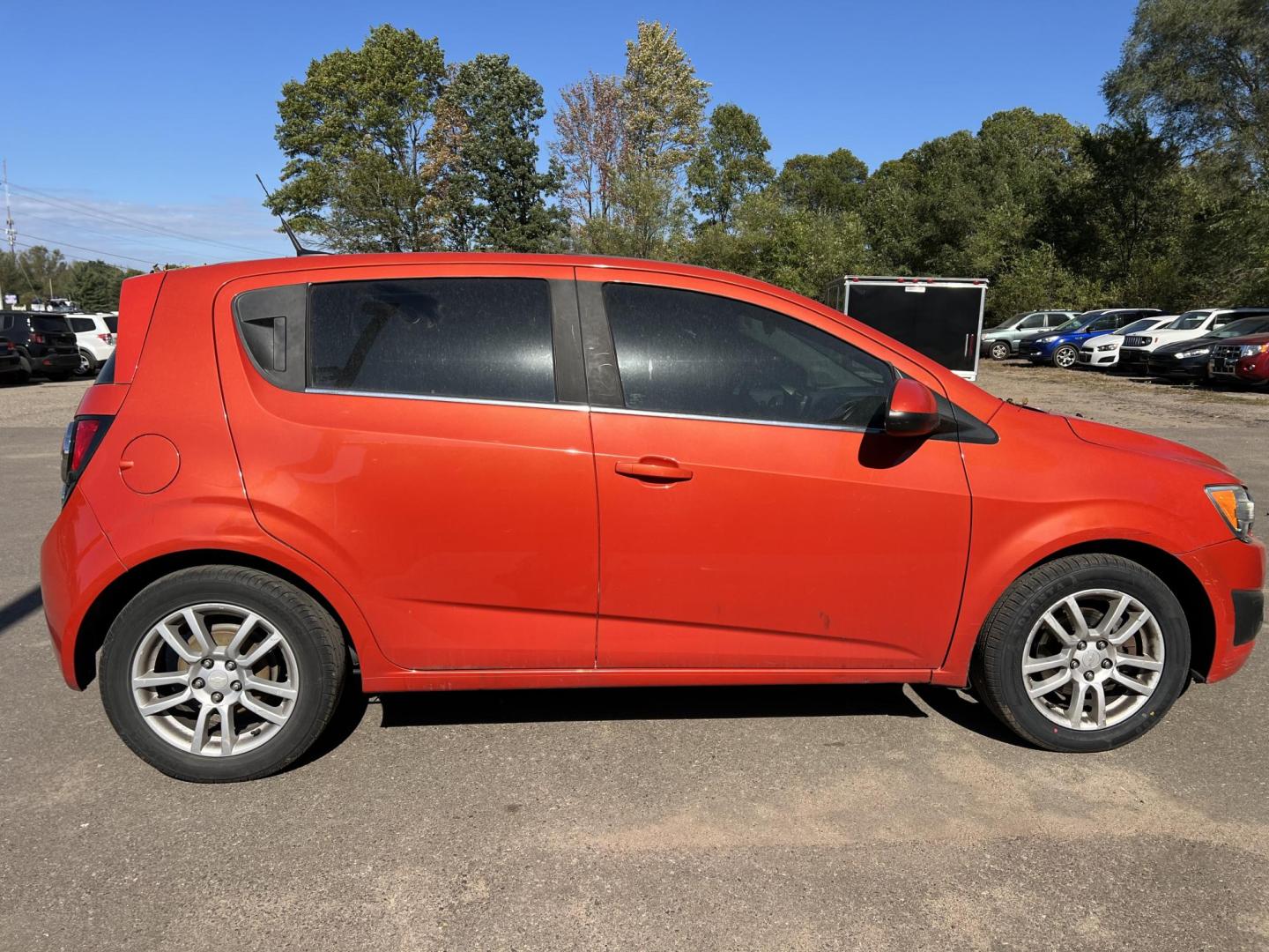 2013 Chevrolet Sonic LT Auto 5-Door (1G1JC6SGXD4) with an 1.8L L4 DOHC 24V engine, 6-Speed Automatic transmission, located at 17255 hwy 65 NE, Ham Lake, MN, 55304, 0.000000, 0.000000 - Photo#5