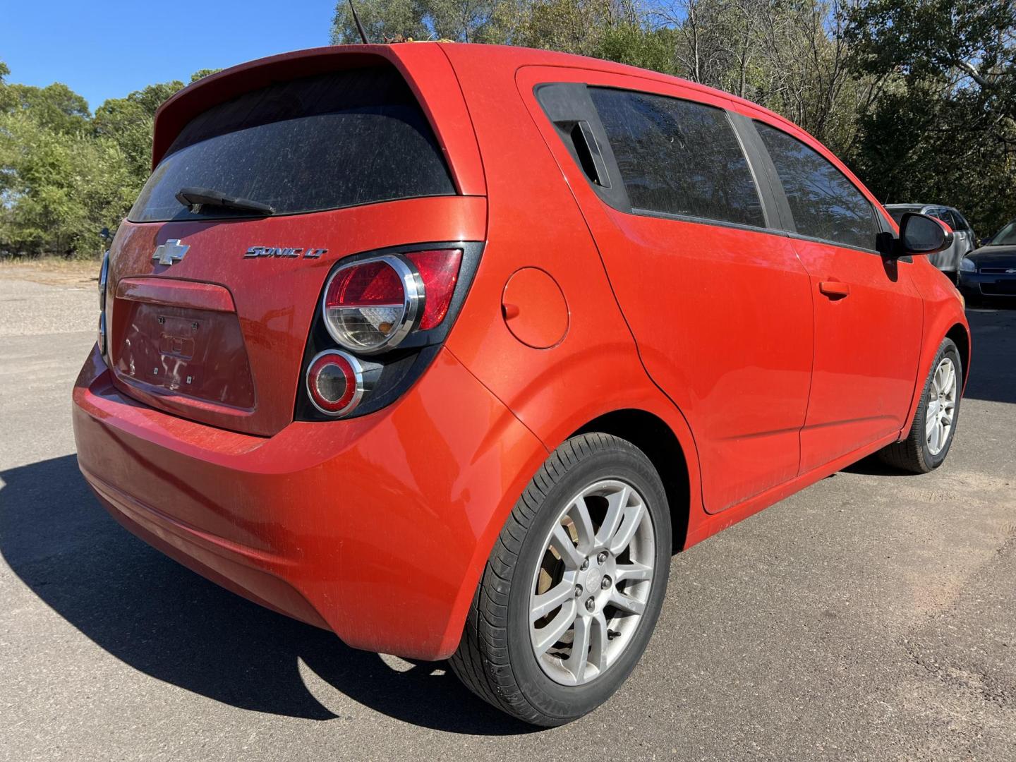 2013 Chevrolet Sonic LT Auto 5-Door (1G1JC6SGXD4) with an 1.8L L4 DOHC 24V engine, 6-Speed Automatic transmission, located at 17255 hwy 65 NE, Ham Lake, MN, 55304, 0.000000, 0.000000 - Photo#4