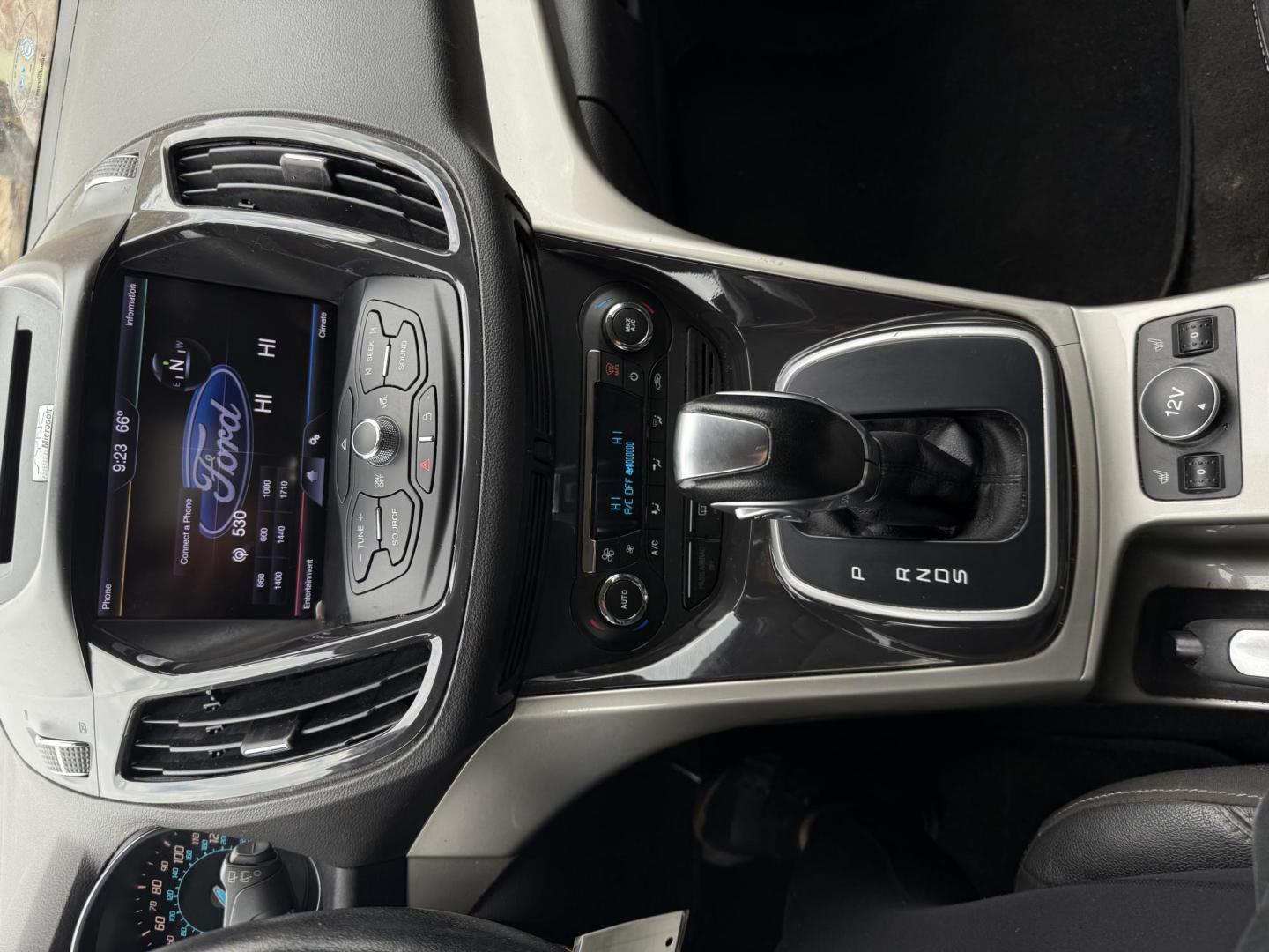 2013 Ford Escape SEL 4WD (1FMCU9H90DU) with an 2.0L L4 DOHC 16V engine, 6-Speed Automatic transmission, located at 17255 hwy 65 NE, Ham Lake, MN, 55304, 0.000000, 0.000000 - Photo#17