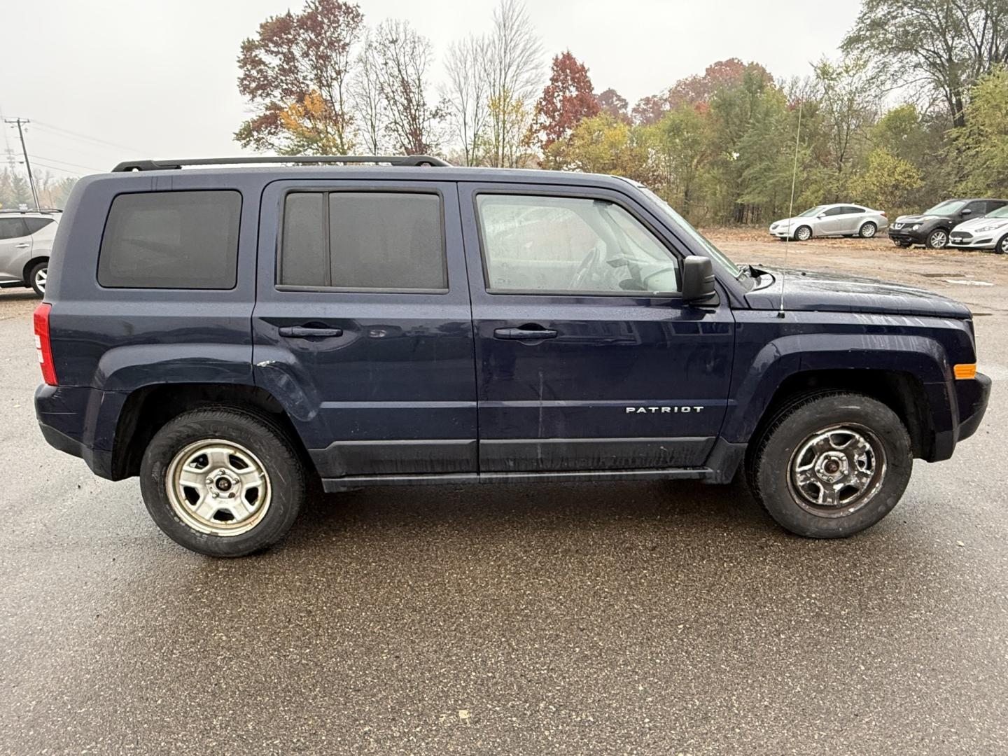 2015 Jeep Patriot Sport 4WD (1C4NJRBB5FD) with an 2.4L L4 DOHC 16V engine, located at 17255 hwy 65 NE, Ham Lake, MN, 55304, 0.000000, 0.000000- Photo#5