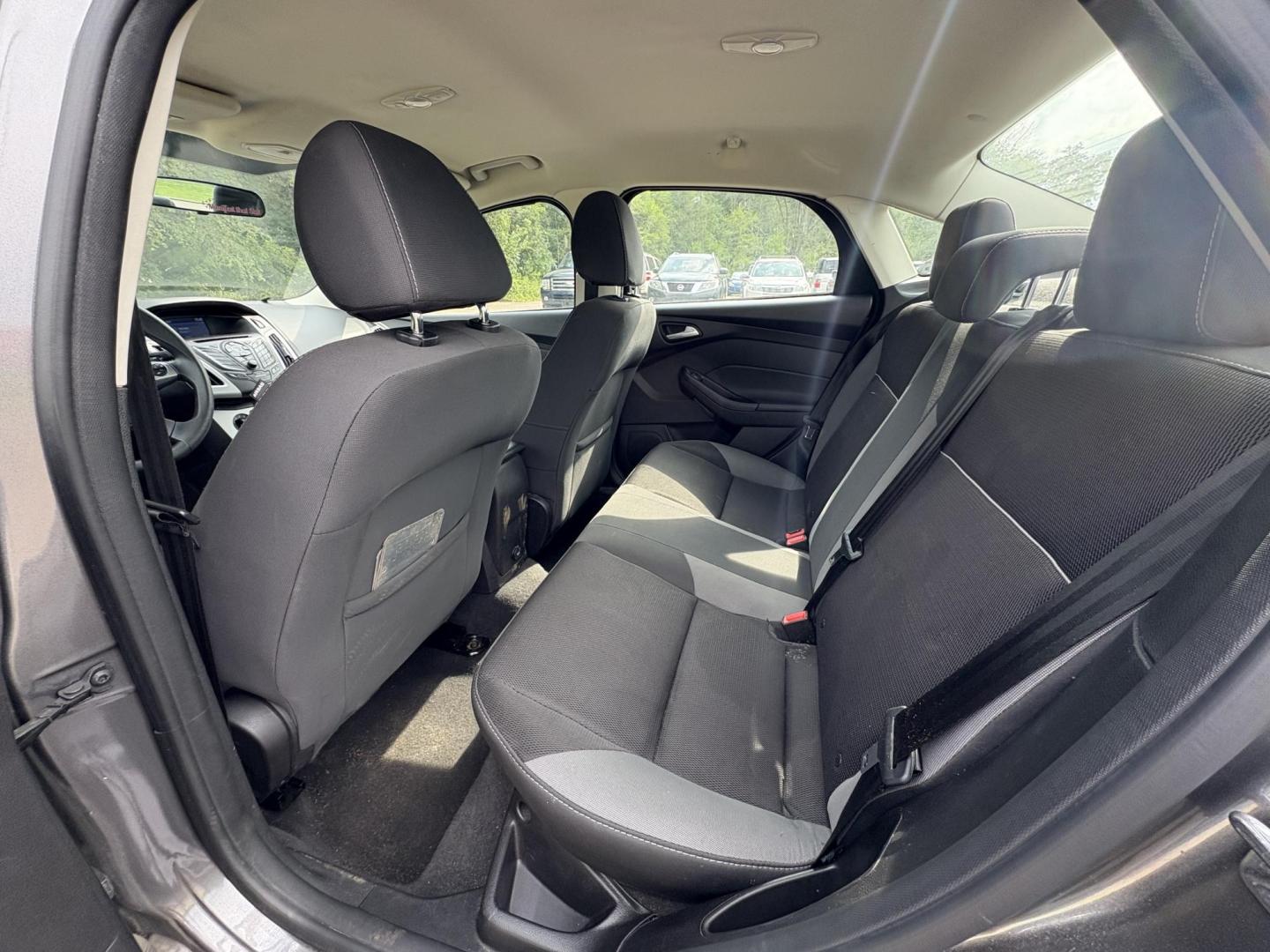 2014 Ford Focus SE Sedan (1FADP3F26EL) with an 2.0L L4 DOHC 16V engine, located at 17255 hwy 65 NE, Ham Lake, MN, 55304, 0.000000, 0.000000 - Photo#11