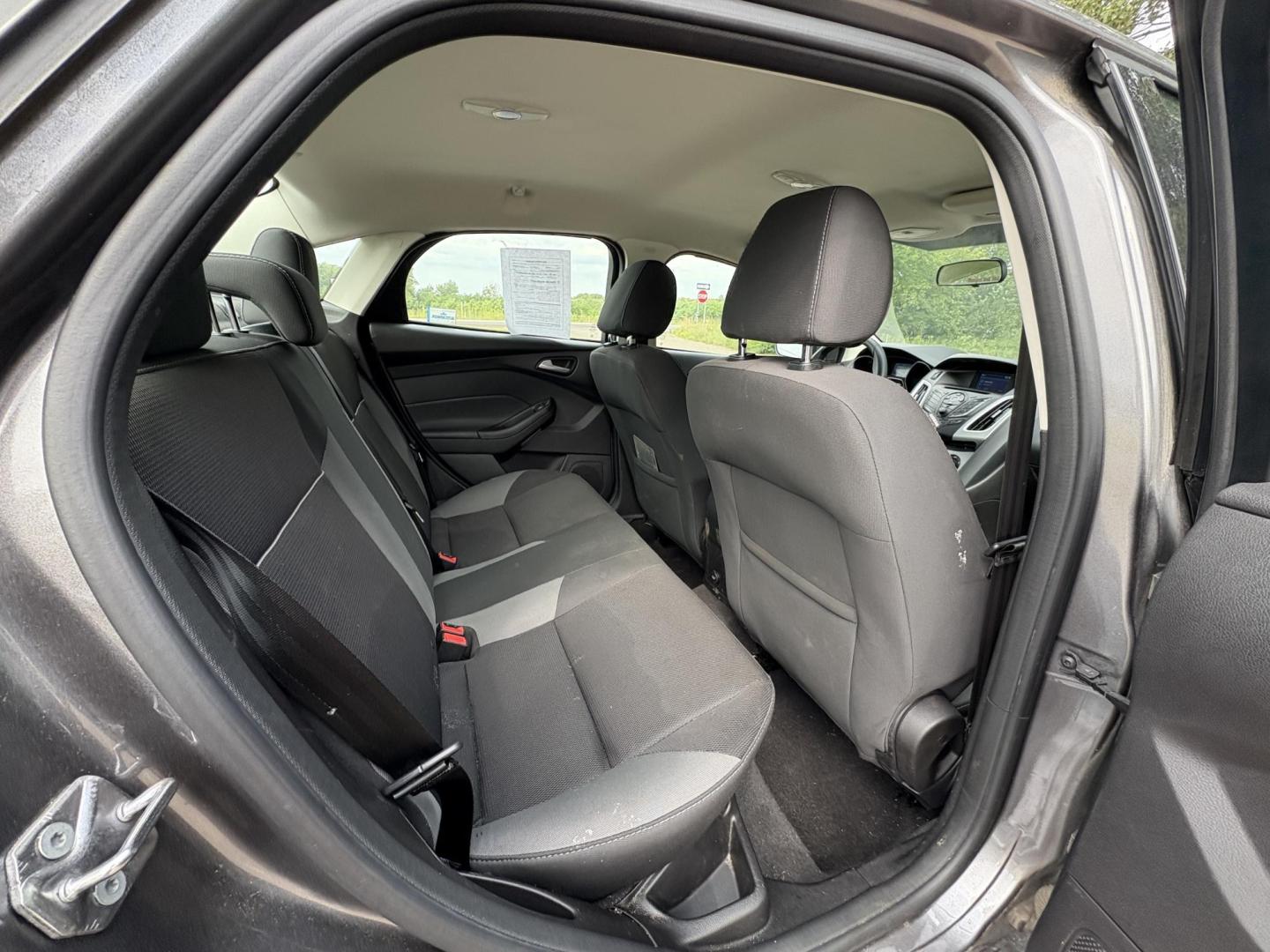 2014 Ford Focus SE Sedan (1FADP3F26EL) with an 2.0L L4 DOHC 16V engine, located at 17255 hwy 65 NE, Ham Lake, MN, 55304, 0.000000, 0.000000 - Photo#13