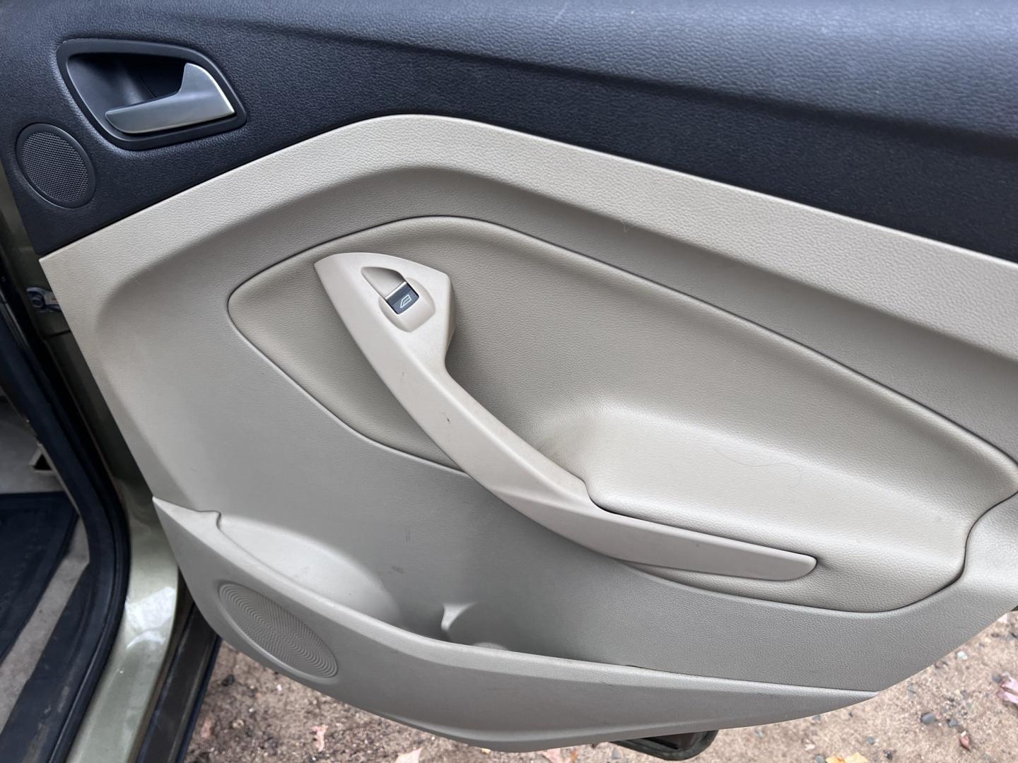 2013 Ford Escape SEL FWD (1FMCU0H90DU) with an 2.0L L4 DOHC 16V engine, 6-Speed Automatic transmission, located at 17255 hwy 65 NE, Ham Lake, MN, 55304, 0.000000, 0.000000- Photo#14