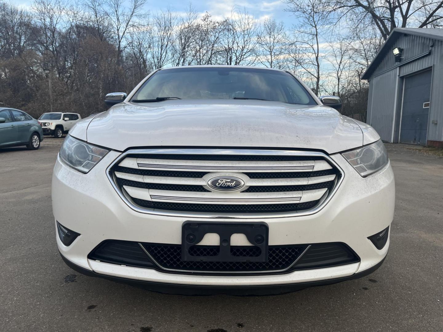 2015 Ford Taurus Limited FWD (1FAHP2F84FG) with an 3.5L V6 DOHC 24V engine, 6-Speed Automatic transmission, located at 17255 hwy 65 NE, Ham Lake, MN, 55304, 0.000000, 0.000000 - Photo#7
