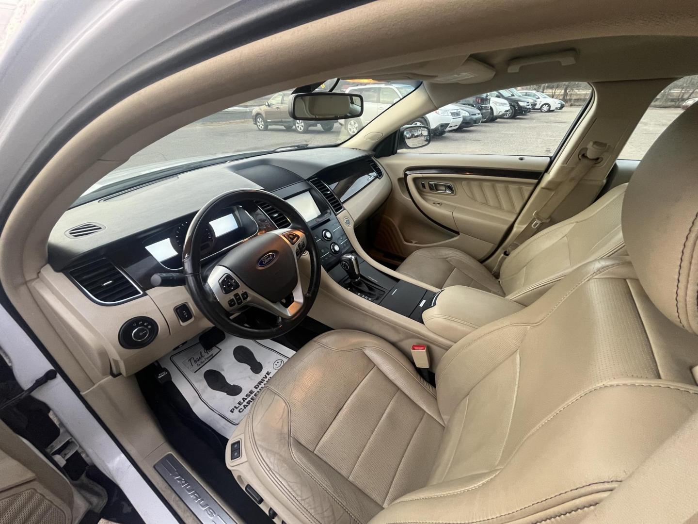 2015 Ford Taurus Limited FWD (1FAHP2F84FG) with an 3.5L V6 DOHC 24V engine, 6-Speed Automatic transmission, located at 17255 hwy 65 NE, Ham Lake, MN, 55304, 0.000000, 0.000000 - Photo#9