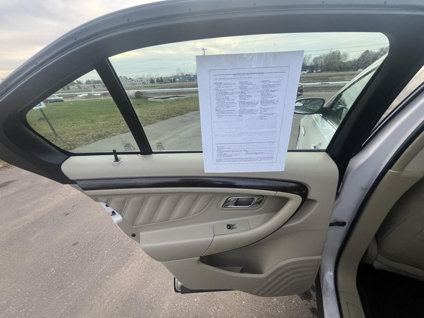 2015 Ford Taurus Limited FWD (1FAHP2F84FG) with an 3.5L V6 DOHC 24V engine, 6-Speed Automatic transmission, located at 17255 hwy 65 NE, Ham Lake, MN, 55304, 0.000000, 0.000000 - Photo#10