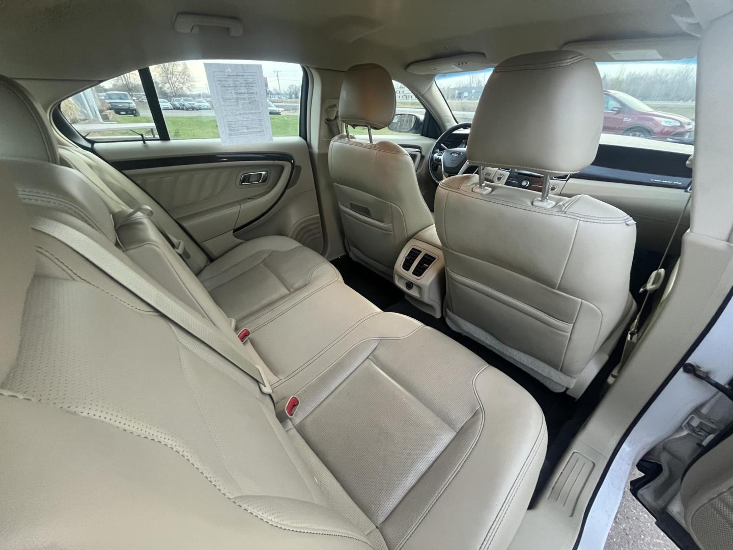 2015 Ford Taurus Limited FWD (1FAHP2F84FG) with an 3.5L V6 DOHC 24V engine, 6-Speed Automatic transmission, located at 17255 hwy 65 NE, Ham Lake, MN, 55304, 0.000000, 0.000000 - Photo#15