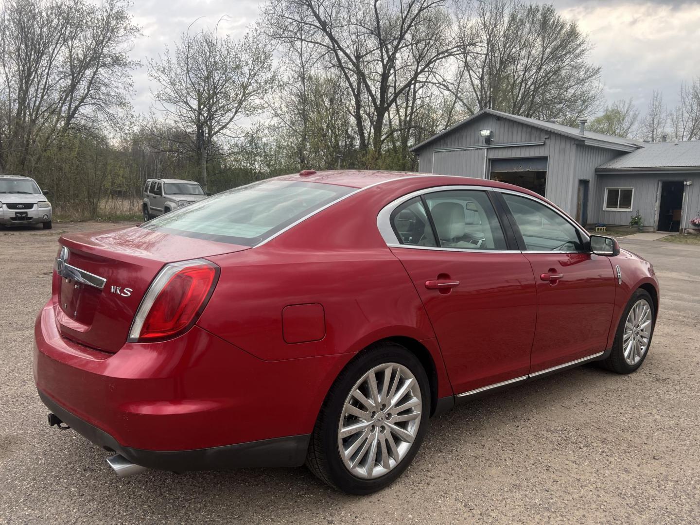 2010 Lincoln MKS 3.7L FWD (1LNHL9DR2AG) with an 3.7L V6 DOHC 24V engine, 6-Speed Automatic transmission, located at 17255 hwy 65 NE, Ham Lake, MN, 55304, 0.000000, 0.000000 - Photo#4