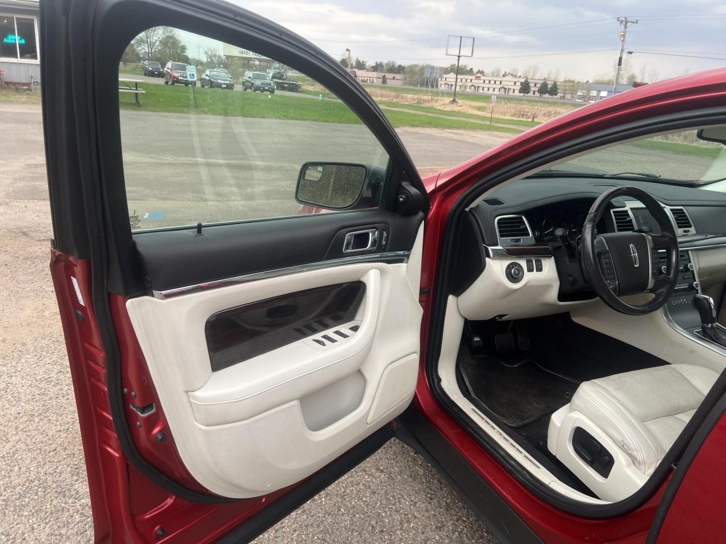 2010 Lincoln MKS 3.7L FWD (1LNHL9DR2AG) with an 3.7L V6 DOHC 24V engine, 6-Speed Automatic transmission, located at 17255 hwy 65 NE, Ham Lake, MN, 55304, 0.000000, 0.000000 - Photo#8