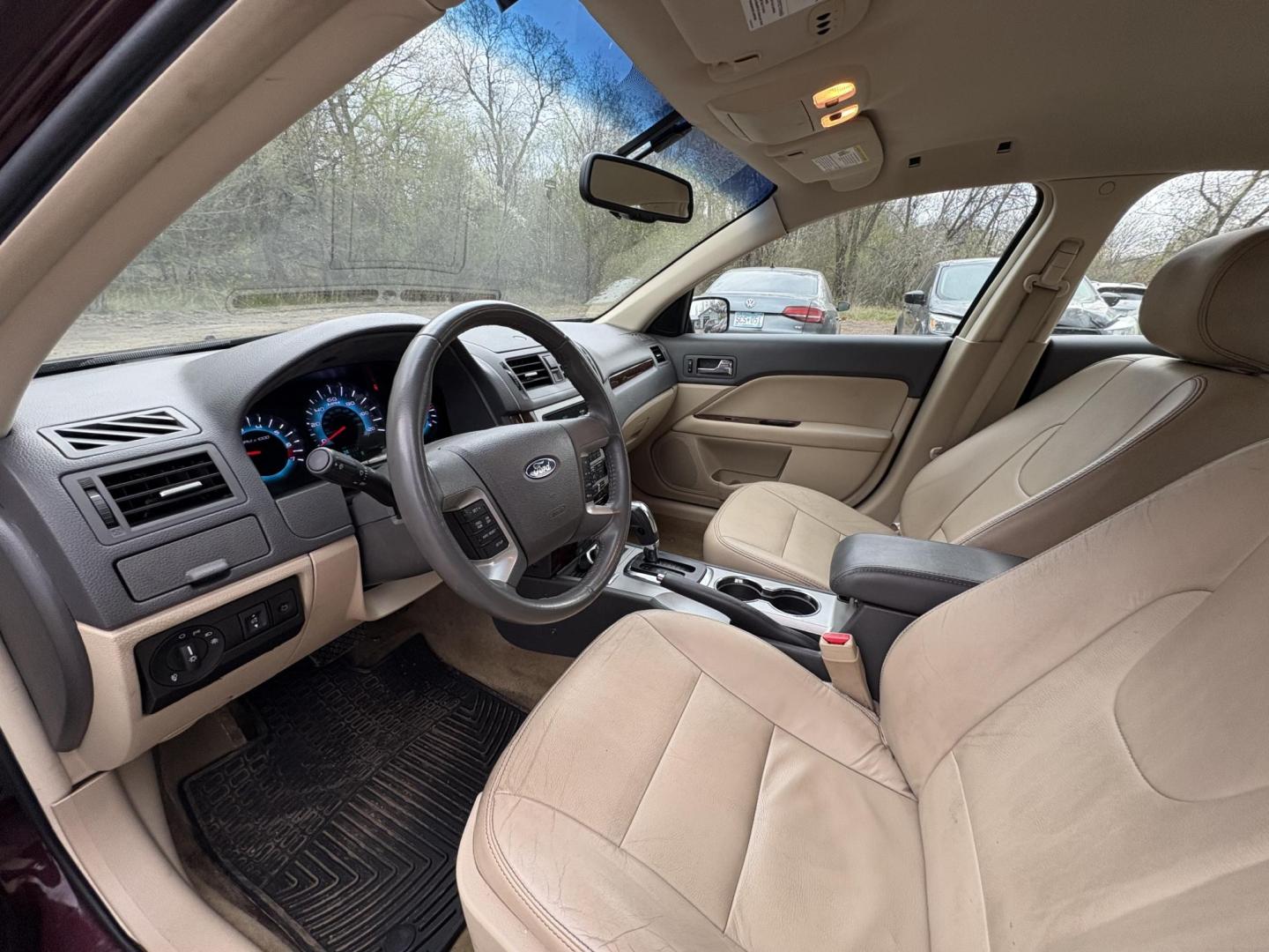 2011 Ford Fusion I4 SEL (3FAHP0JA6BR) with an 2.5L L4 DOHC 16V engine, located at 17255 hwy 65 NE, Ham Lake, MN, 55304, 0.000000, 0.000000 - Photo#9