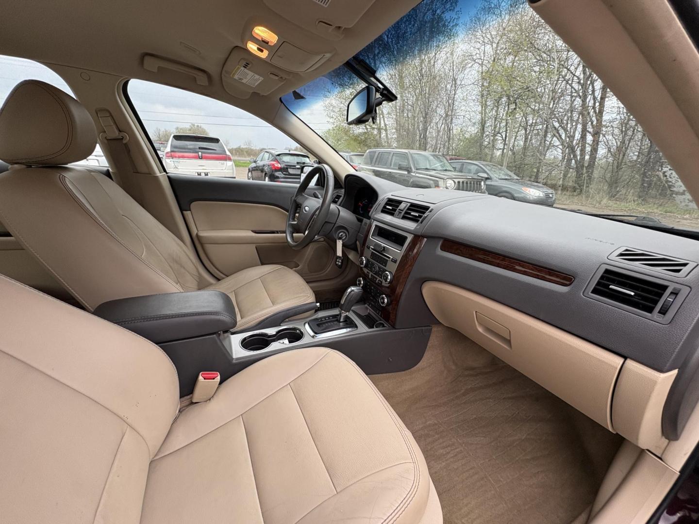 2011 Ford Fusion I4 SEL (3FAHP0JA6BR) with an 2.5L L4 DOHC 16V engine, located at 17255 hwy 65 NE, Ham Lake, MN, 55304, 0.000000, 0.000000 - Photo#15