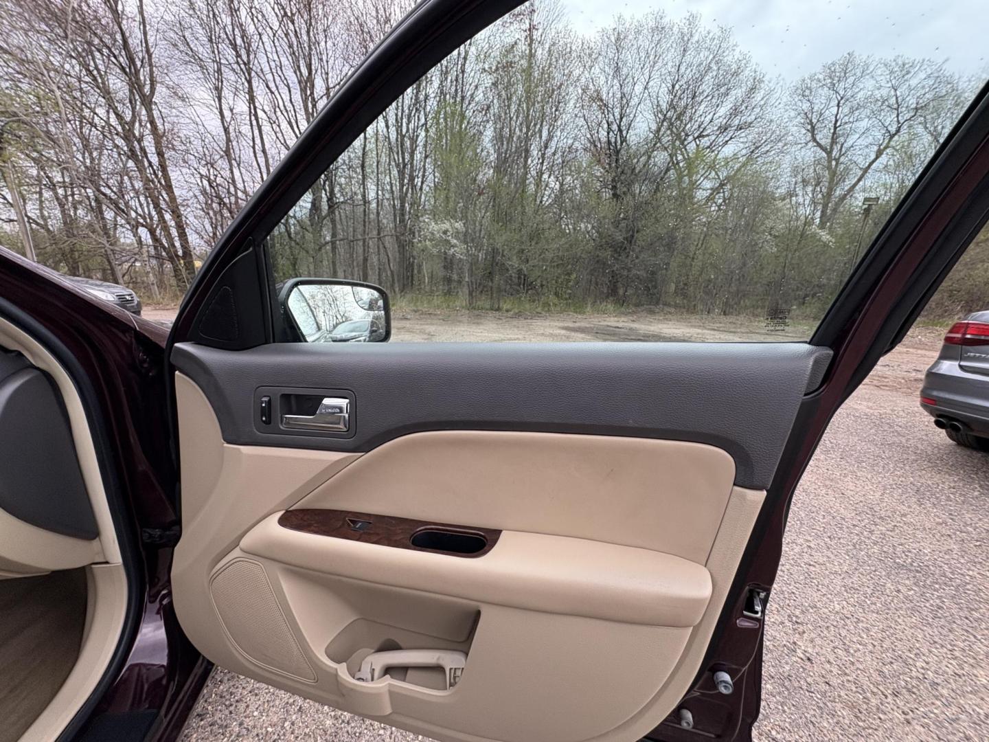 2011 Ford Fusion I4 SEL (3FAHP0JA6BR) with an 2.5L L4 DOHC 16V engine, located at 17255 hwy 65 NE, Ham Lake, MN, 55304, 0.000000, 0.000000 - Photo#14