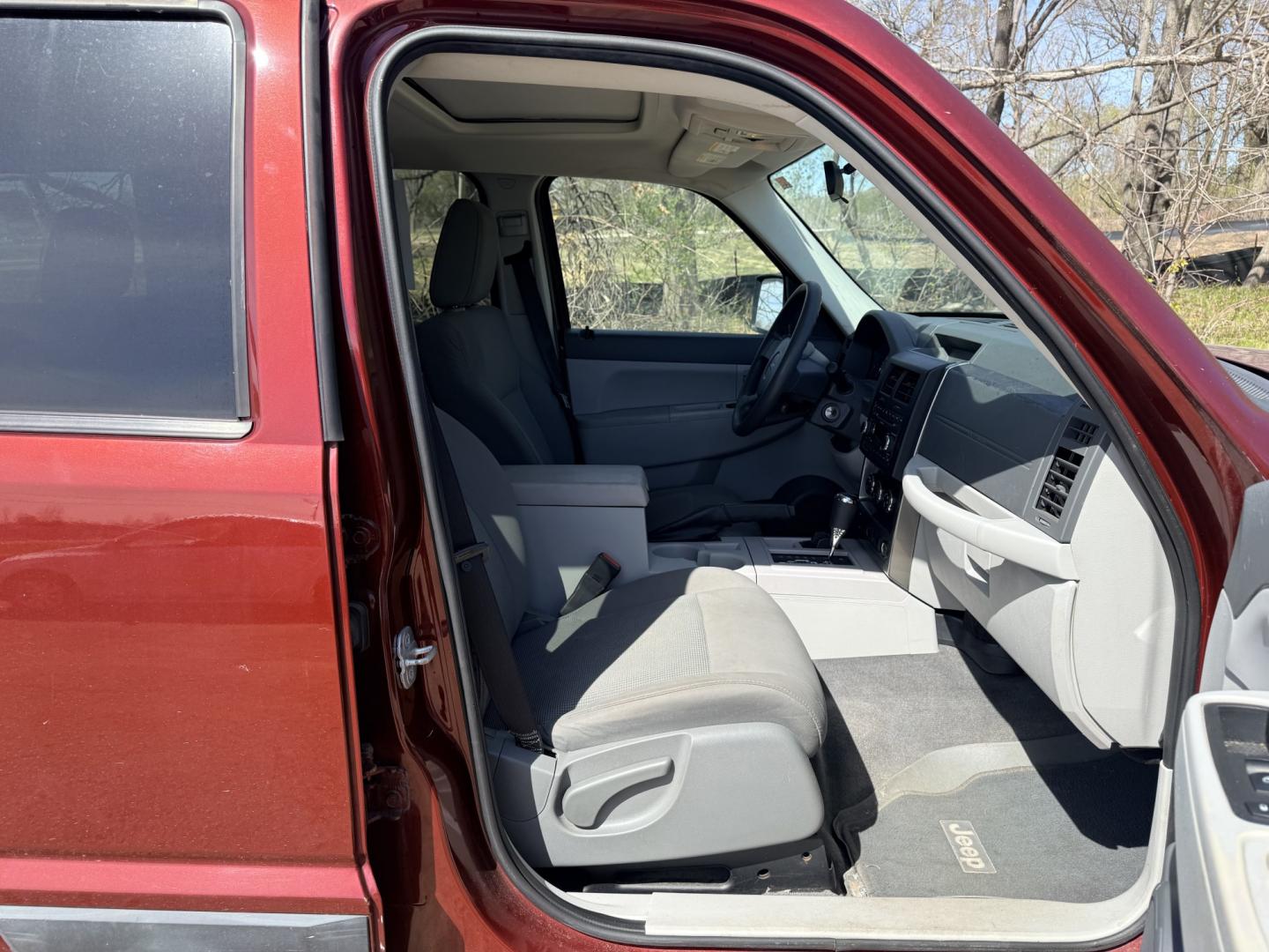 2008 Jeep Liberty Sport 4WD (1J8GN28K88W) with an 3.7L V6 SOHC 12V engine, located at 17255 hwy 65 NE, Ham Lake, MN, 55304, 0.000000, 0.000000 - Photo#15