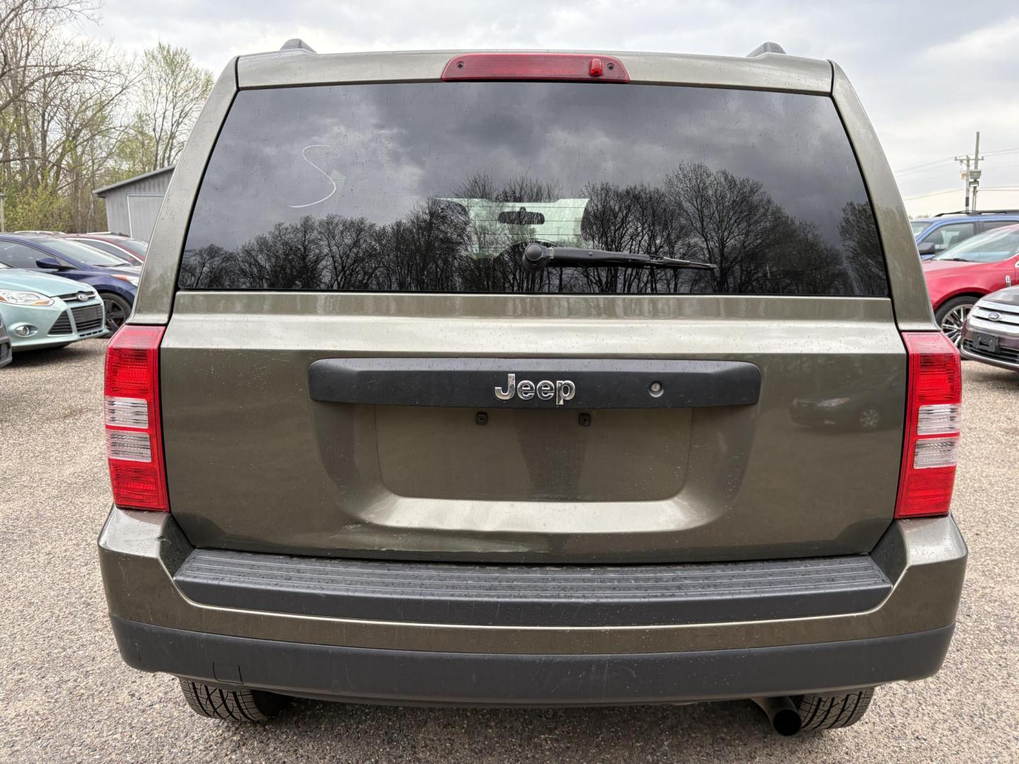 2015 Jeep Patriot Sport 2WD (1C4NJPBB2FD) with an 2.4L L4 DOHC 16V engine, located at 17255 hwy 65 NE, Ham Lake, MN, 55304, 0.000000, 0.000000 - Photo#3
