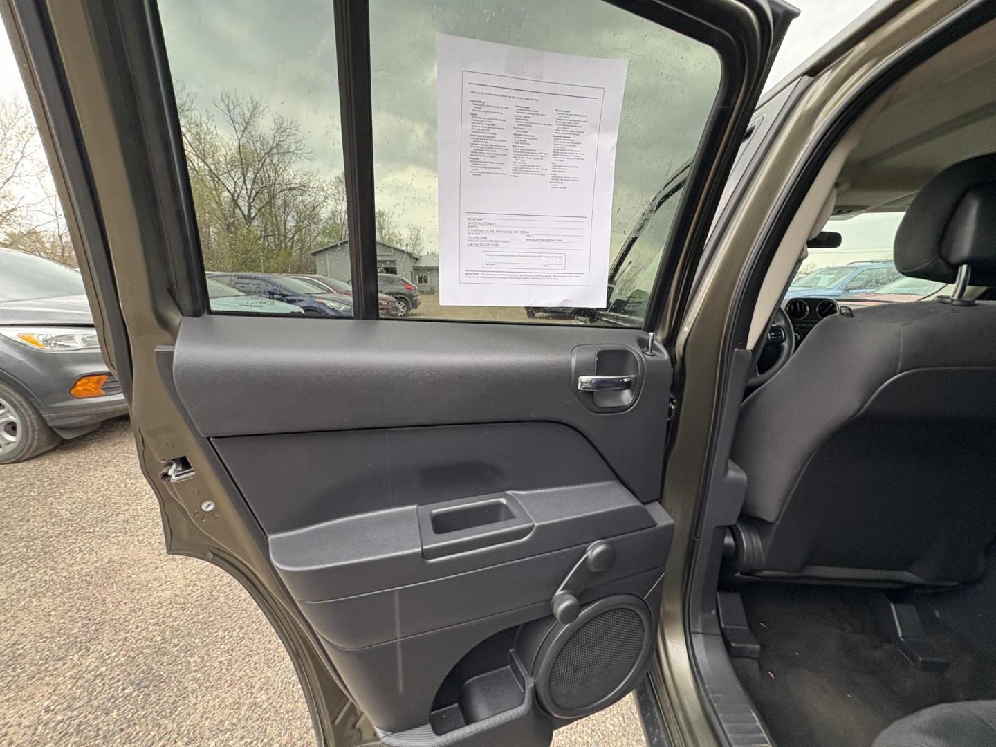 2015 Jeep Patriot Sport 2WD (1C4NJPBB2FD) with an 2.4L L4 DOHC 16V engine, located at 17255 hwy 65 NE, Ham Lake, MN, 55304, 0.000000, 0.000000 - Photo#10