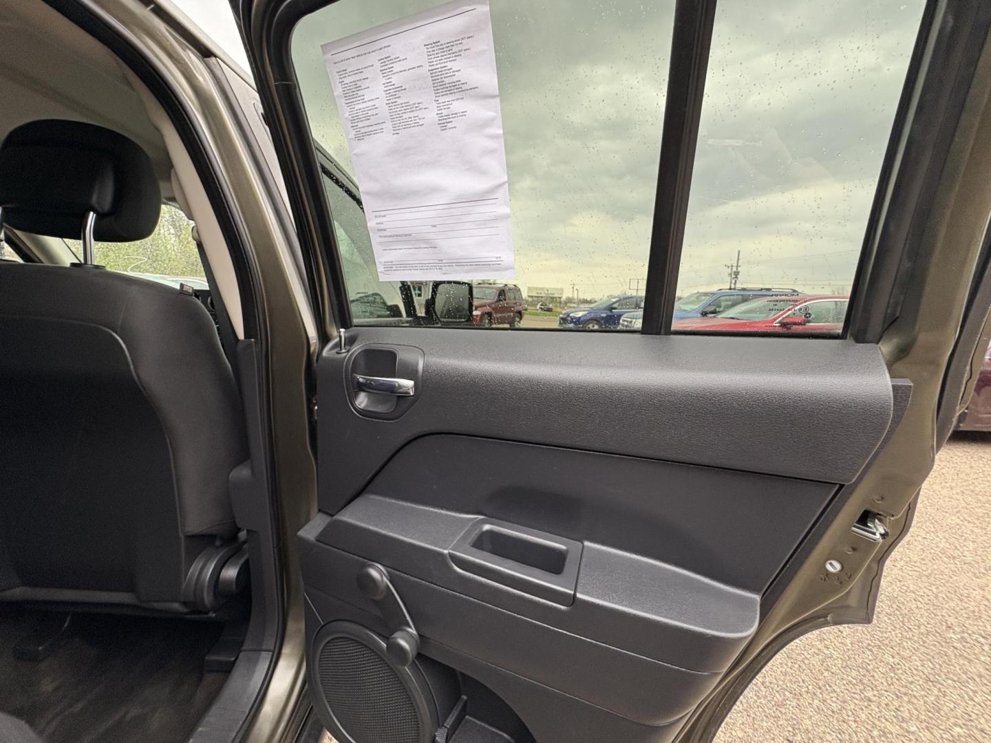 2015 Jeep Patriot Sport 2WD (1C4NJPBB2FD) with an 2.4L L4 DOHC 16V engine, located at 17255 hwy 65 NE, Ham Lake, MN, 55304, 0.000000, 0.000000 - Photo#12