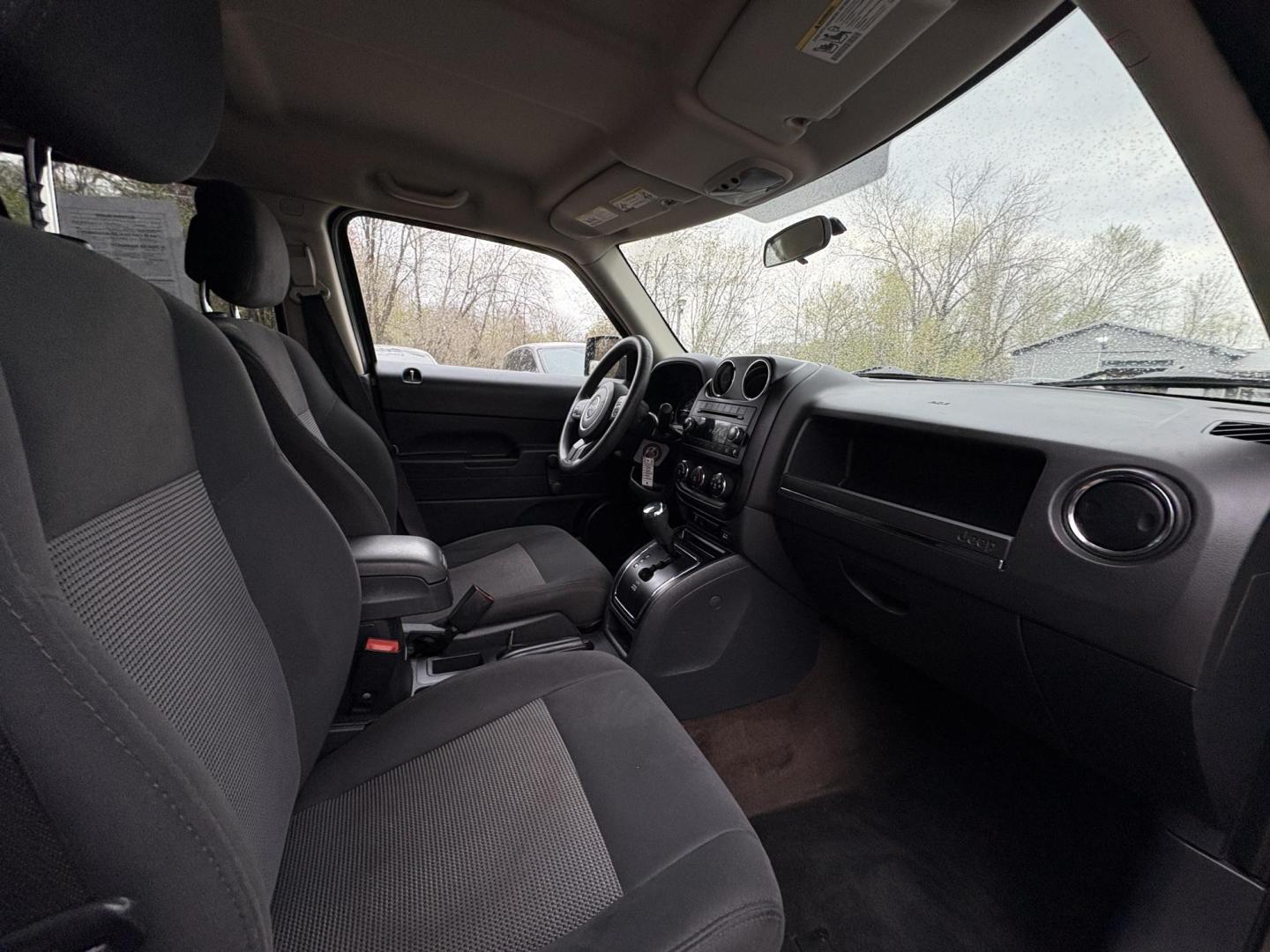 2015 Jeep Patriot Sport 2WD (1C4NJPBB2FD) with an 2.4L L4 DOHC 16V engine, located at 17255 hwy 65 NE, Ham Lake, MN, 55304, 0.000000, 0.000000 - Photo#15