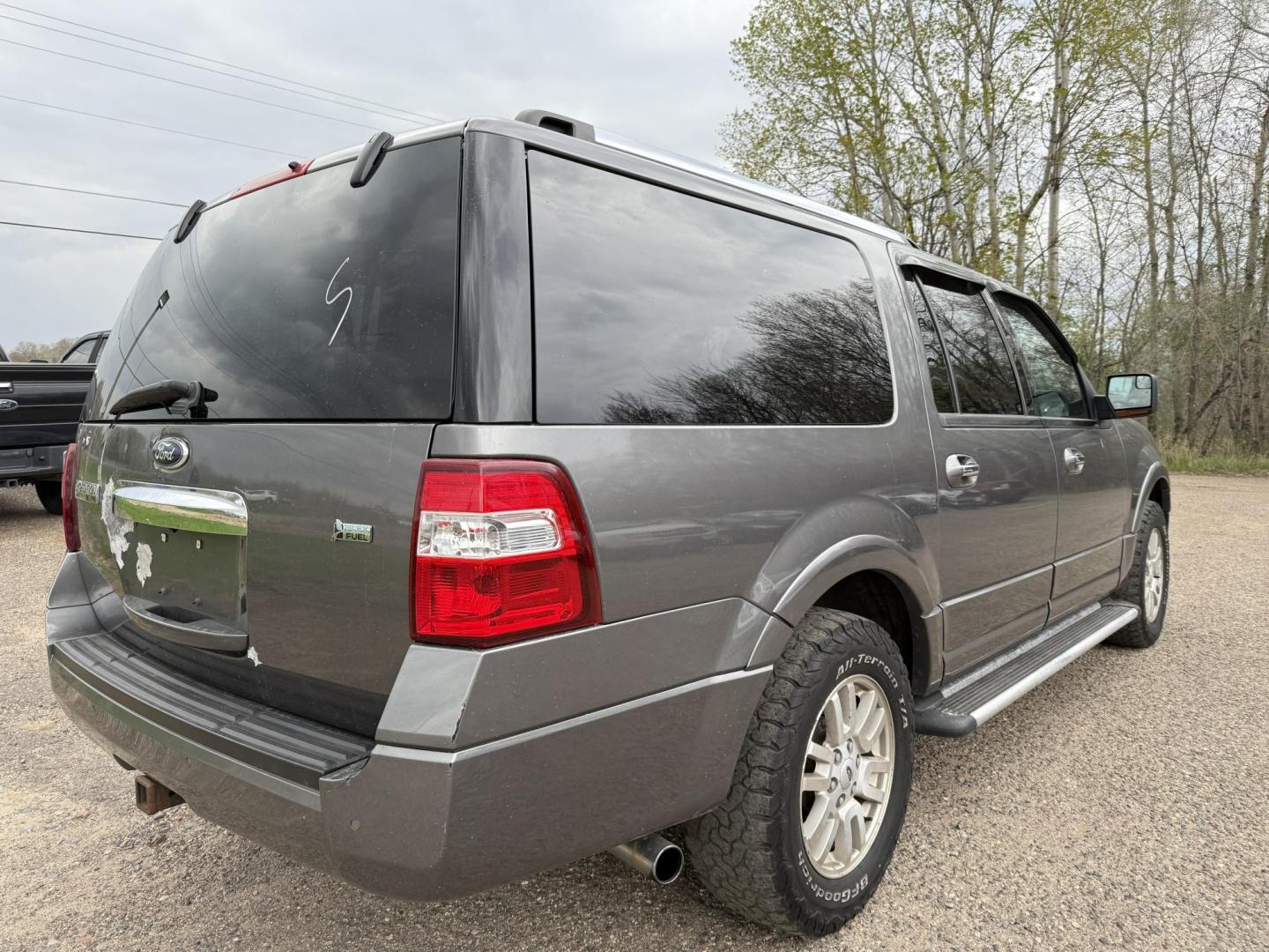 2012 Ford Expedition EL Limited 4WD (1FMJK2A5XCE) with an 5.4L V8 SOHC 16V FFV engine, 6-Speed Automatic transmission, located at 17255 hwy 65 NE, Ham Lake, MN, 55304, 0.000000, 0.000000 - Photo#4