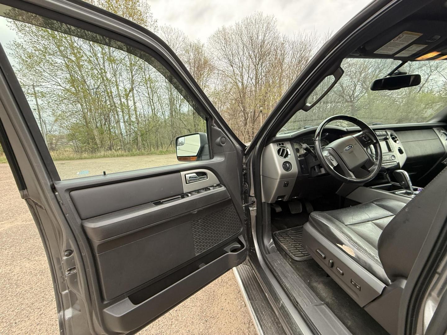 2012 Ford Expedition EL Limited 4WD (1FMJK2A5XCE) with an 5.4L V8 SOHC 16V FFV engine, 6-Speed Automatic transmission, located at 17255 hwy 65 NE, Ham Lake, MN, 55304, 0.000000, 0.000000 - Photo#8