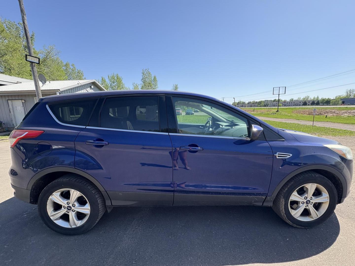2014 Ford Escape SE 4WD (1FMCU9GX8EU) with an 1.6L L4 DOHC 16V engine, 6-Speed Automatic transmission, located at 17255 hwy 65 NE, Ham Lake, MN, 55304, 0.000000, 0.000000 - Photo#5