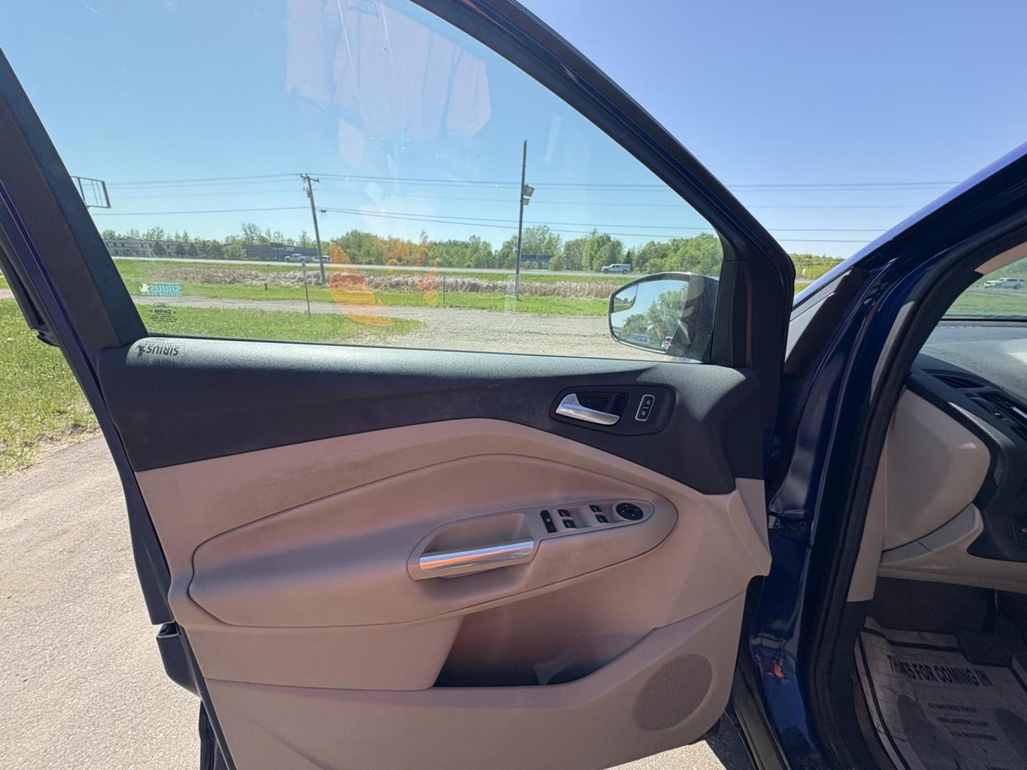 2014 Ford Escape SE 4WD (1FMCU9GX8EU) with an 1.6L L4 DOHC 16V engine, 6-Speed Automatic transmission, located at 17255 hwy 65 NE, Ham Lake, MN, 55304, 0.000000, 0.000000 - Photo#8