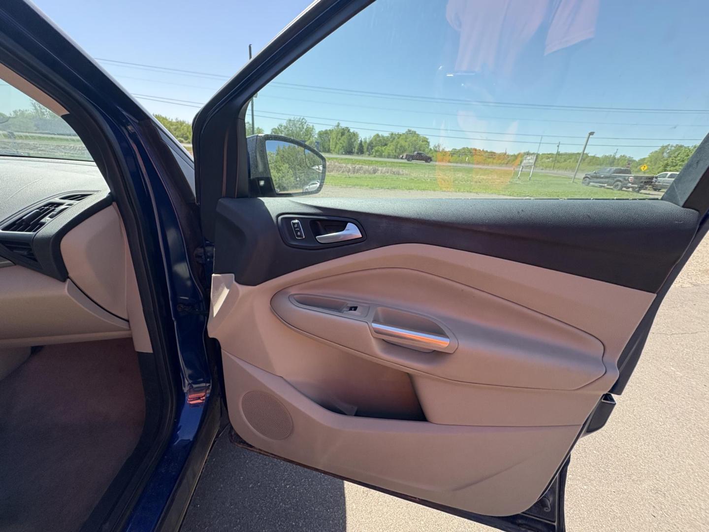 2014 Ford Escape SE 4WD (1FMCU9GX8EU) with an 1.6L L4 DOHC 16V engine, 6-Speed Automatic transmission, located at 17255 hwy 65 NE, Ham Lake, MN, 55304, 0.000000, 0.000000 - Photo#14