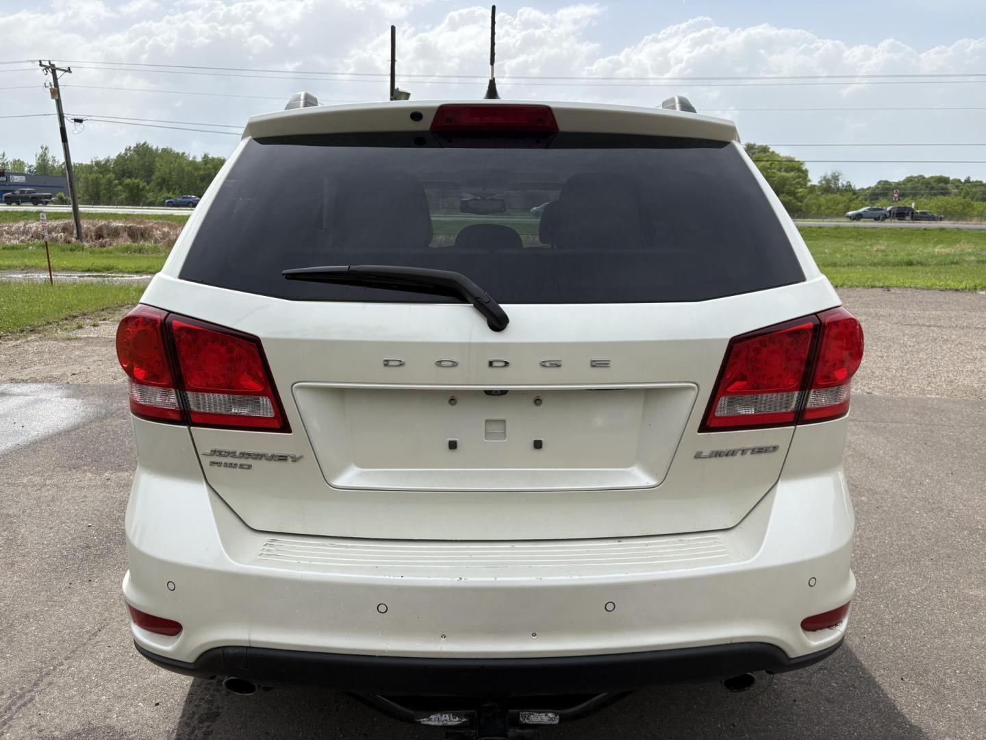 2014 Dodge Journey Limited AWD (3C4PDDDG3ET) with an 3.6L V6 DOHC 24V engine, 6-Speed Automatic transmission, located at 17255 hwy 65 NE, Ham Lake, MN, 55304, 0.000000, 0.000000 - Photo#3