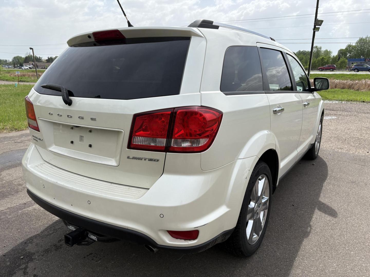 2014 Dodge Journey Limited AWD (3C4PDDDG3ET) with an 3.6L V6 DOHC 24V engine, 6-Speed Automatic transmission, located at 17255 hwy 65 NE, Ham Lake, MN, 55304, 0.000000, 0.000000 - Photo#4