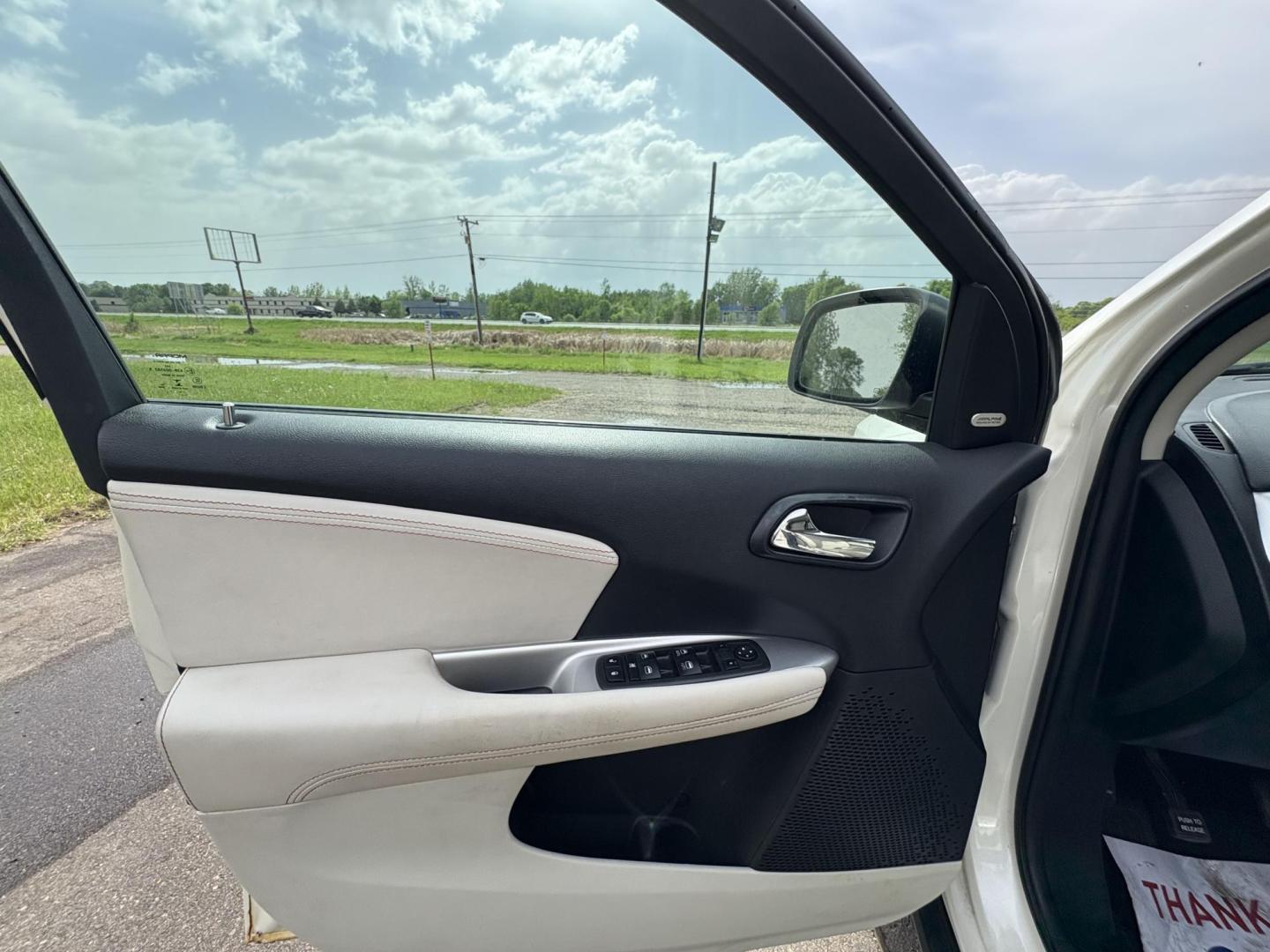 2014 Dodge Journey Limited AWD (3C4PDDDG3ET) with an 3.6L V6 DOHC 24V engine, 6-Speed Automatic transmission, located at 17255 hwy 65 NE, Ham Lake, MN, 55304, 0.000000, 0.000000 - Photo#8