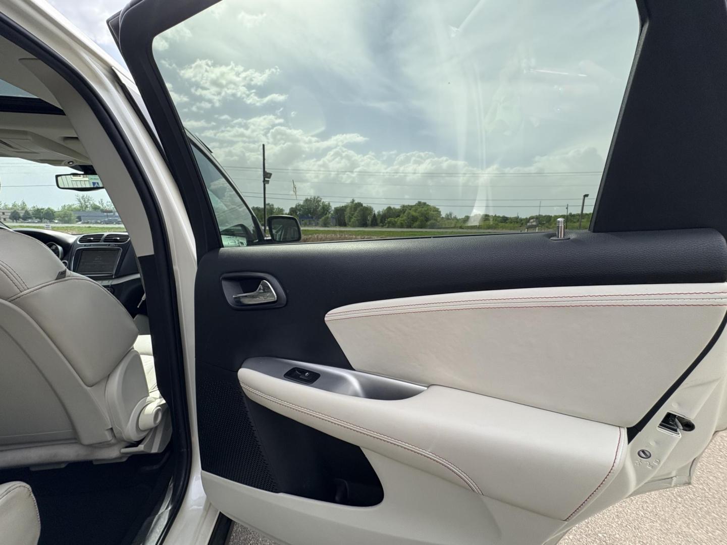 2014 Dodge Journey Limited AWD (3C4PDDDG3ET) with an 3.6L V6 DOHC 24V engine, 6-Speed Automatic transmission, located at 17255 hwy 65 NE, Ham Lake, MN, 55304, 0.000000, 0.000000 - Photo#12