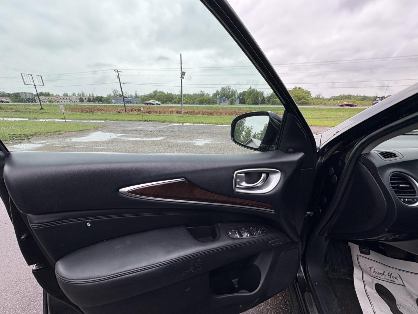 2014 Infiniti JX Base AWD (5N1AL0MM8EC) with an 3.5L V6 DOHC 24V engine, Continuously Variable Transmission transmission, located at 17255 hwy 65 NE, Ham Lake, MN, 55304, 0.000000, 0.000000 - Photo#8