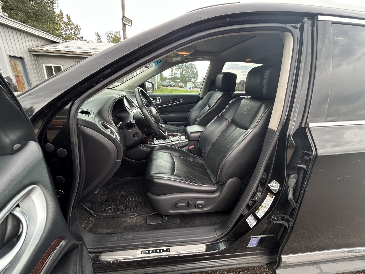 2014 Infiniti JX Base AWD (5N1AL0MM8EC) with an 3.5L V6 DOHC 24V engine, Continuously Variable Transmission transmission, located at 17255 hwy 65 NE, Ham Lake, MN, 55304, 0.000000, 0.000000- Photo#7