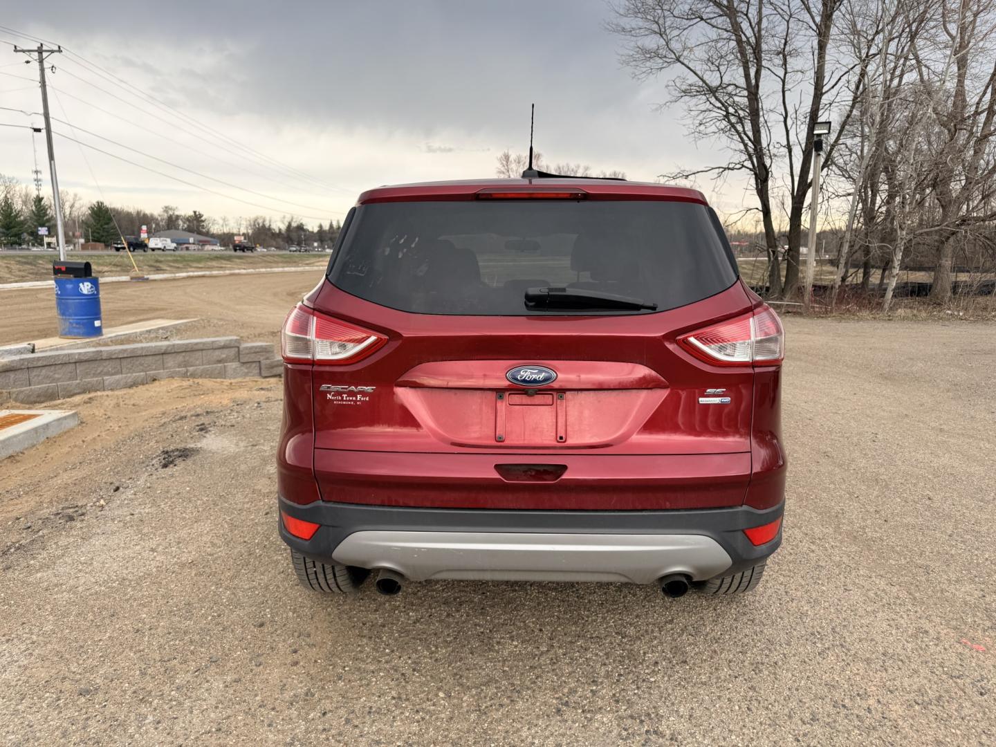 2014 Ford Escape SE 4WD (1FMCU9G9XEU) with an 2.0L L4 DOHC 16V engine, 6-Speed Automatic transmission, located at 17255 hwy 65 NE, Ham Lake, MN, 55304, 0.000000, 0.000000 - Photo#3