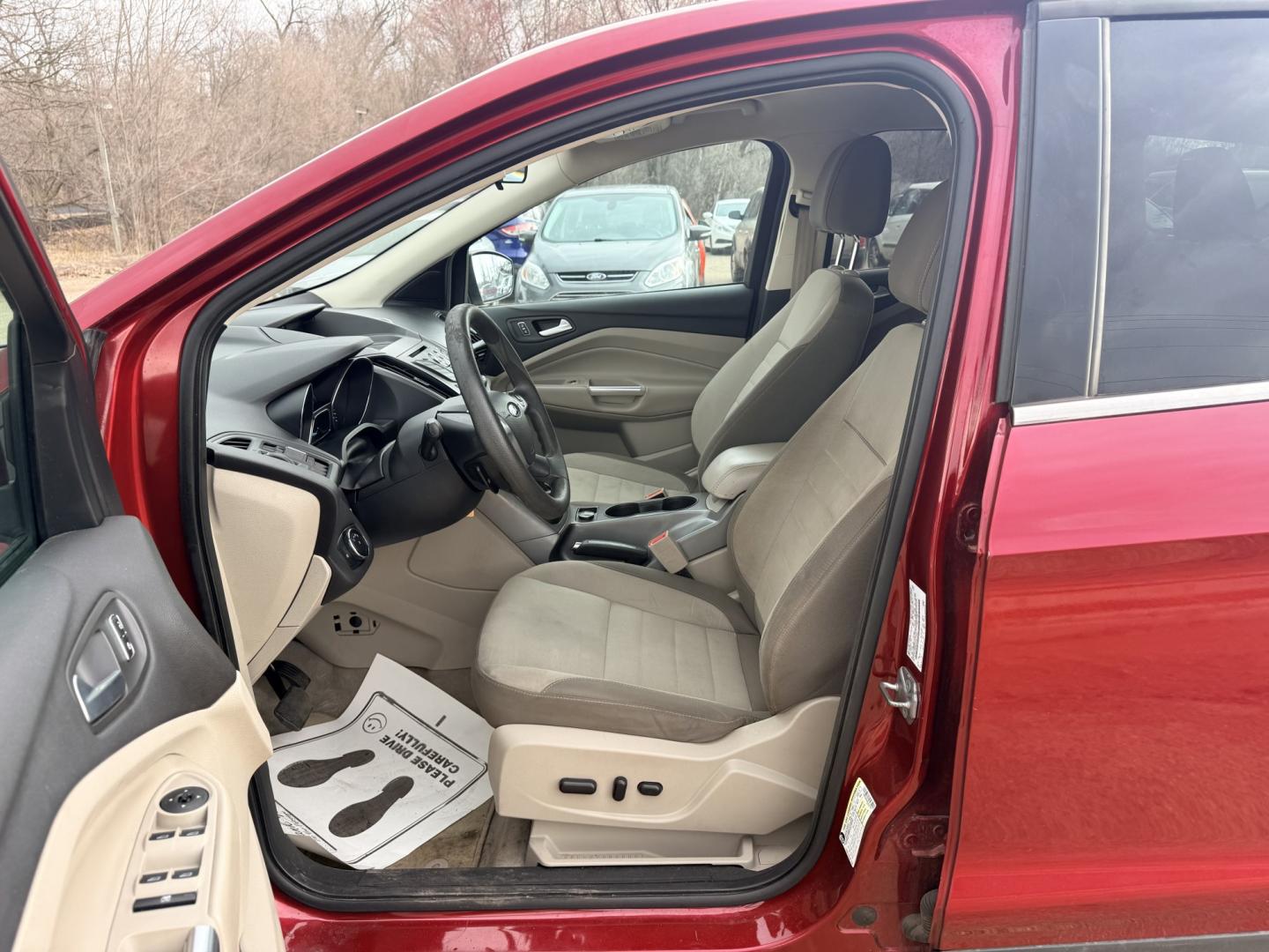 2014 Ford Escape SE 4WD (1FMCU9G9XEU) with an 2.0L L4 DOHC 16V engine, 6-Speed Automatic transmission, located at 17255 hwy 65 NE, Ham Lake, MN, 55304, 0.000000, 0.000000 - Photo#9