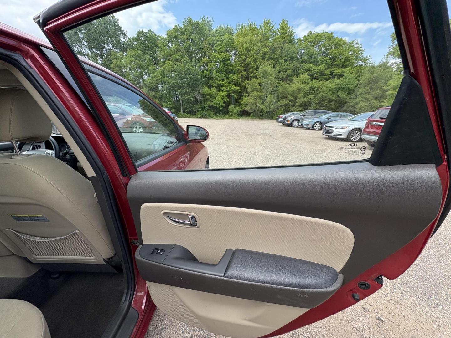 2010 Hyundai Elantra GLS (KMHDU4AD2AU) with an 2.0L L4 DOHC 16V engine, located at 17255 hwy 65 NE, Ham Lake, MN, 55304, 0.000000, 0.000000 - Photo#12