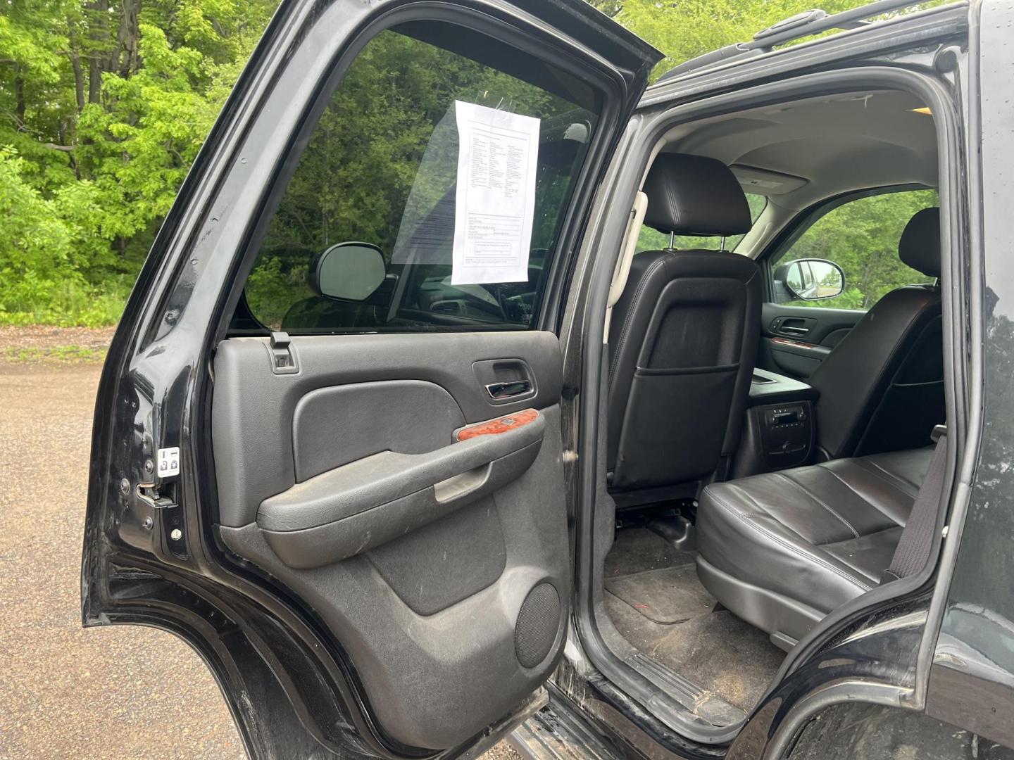 2013 GMC Yukon SLT 4WD (1GKS2CE01DR) with an 5.3L V8 OHV 16V FFV engine, 6-Speed Automatic transmission, located at 17255 hwy 65 NE, Ham Lake, MN, 55304, 0.000000, 0.000000 - Photo#10