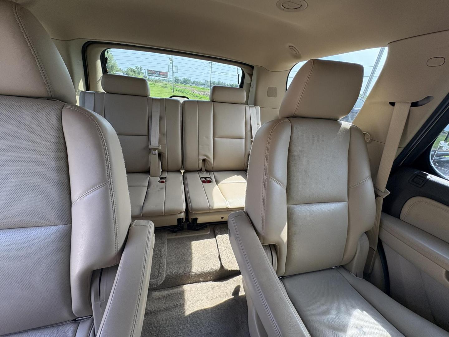 2013 GMC Yukon Denali 4WD (1GKS2EEFXDR) with an 6.2L V8 OHV 16V engine, 6-Speed Automatic transmission, located at 17255 hwy 65 NE, Ham Lake, MN, 55304, 0.000000, 0.000000 - Photo#15